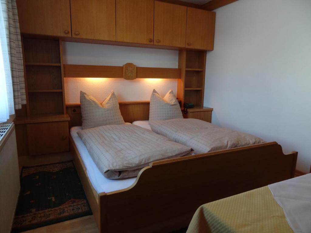 Peter Hotel