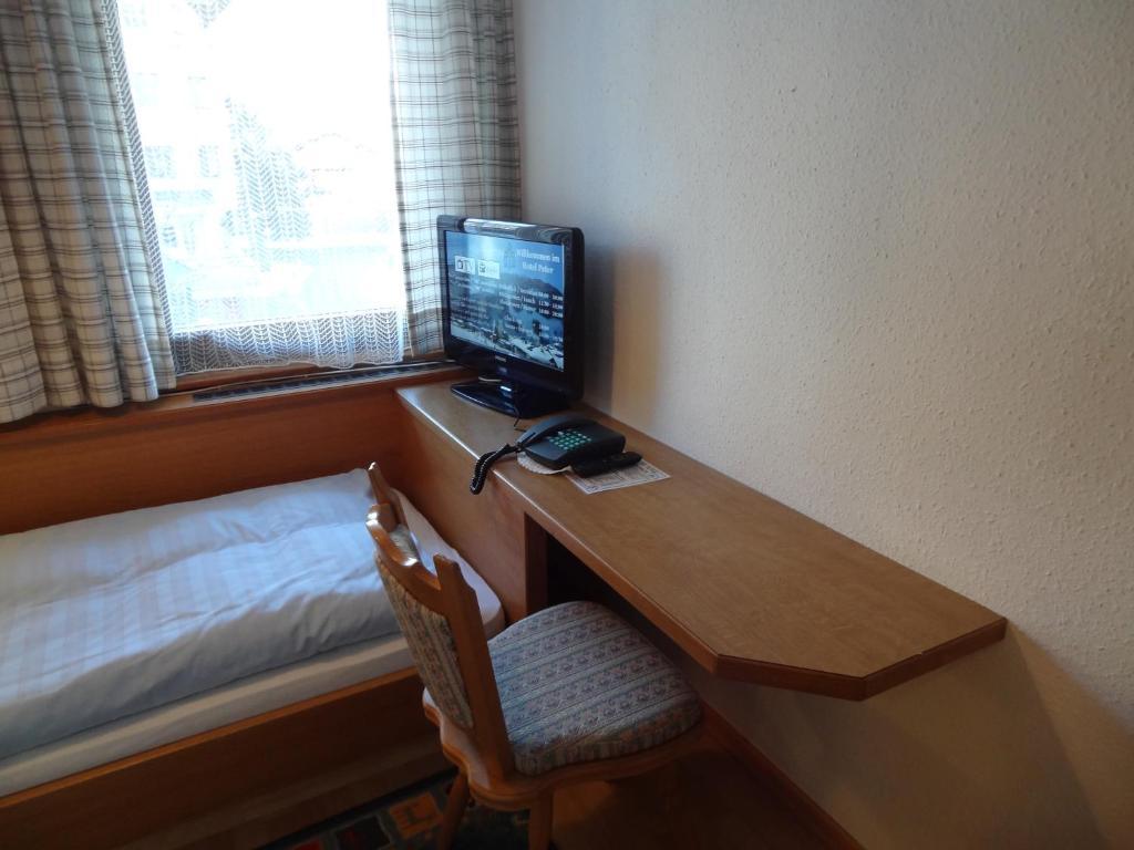 Peter Hotel